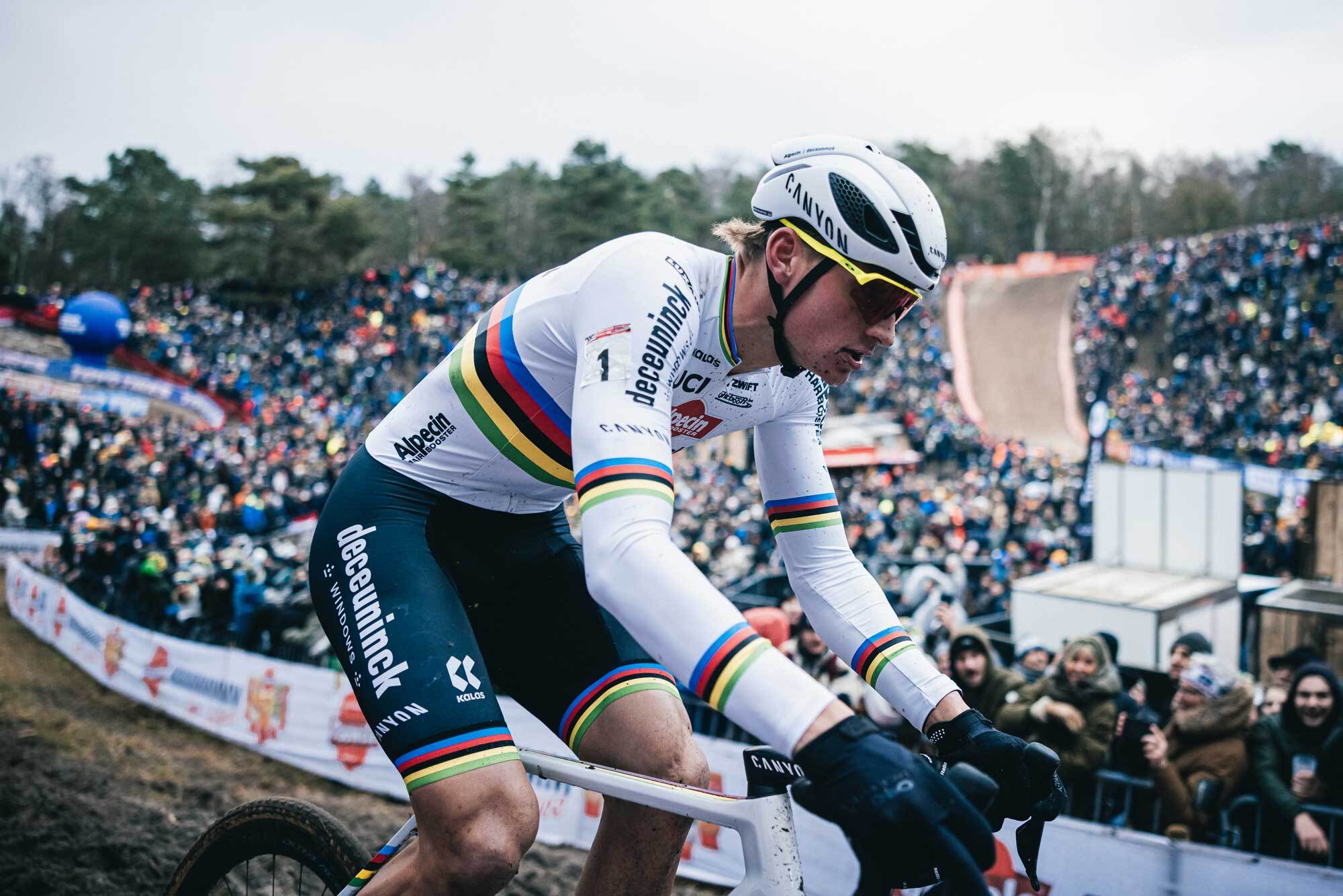 I Campionati del Mondo di Ciclocross del 2024 hanno un finale scontato o Van Empel e Van der Poel possono essere battuti?