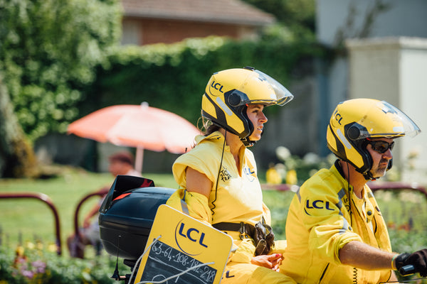 La chica de amarillo que encabeza el Tour de Francia