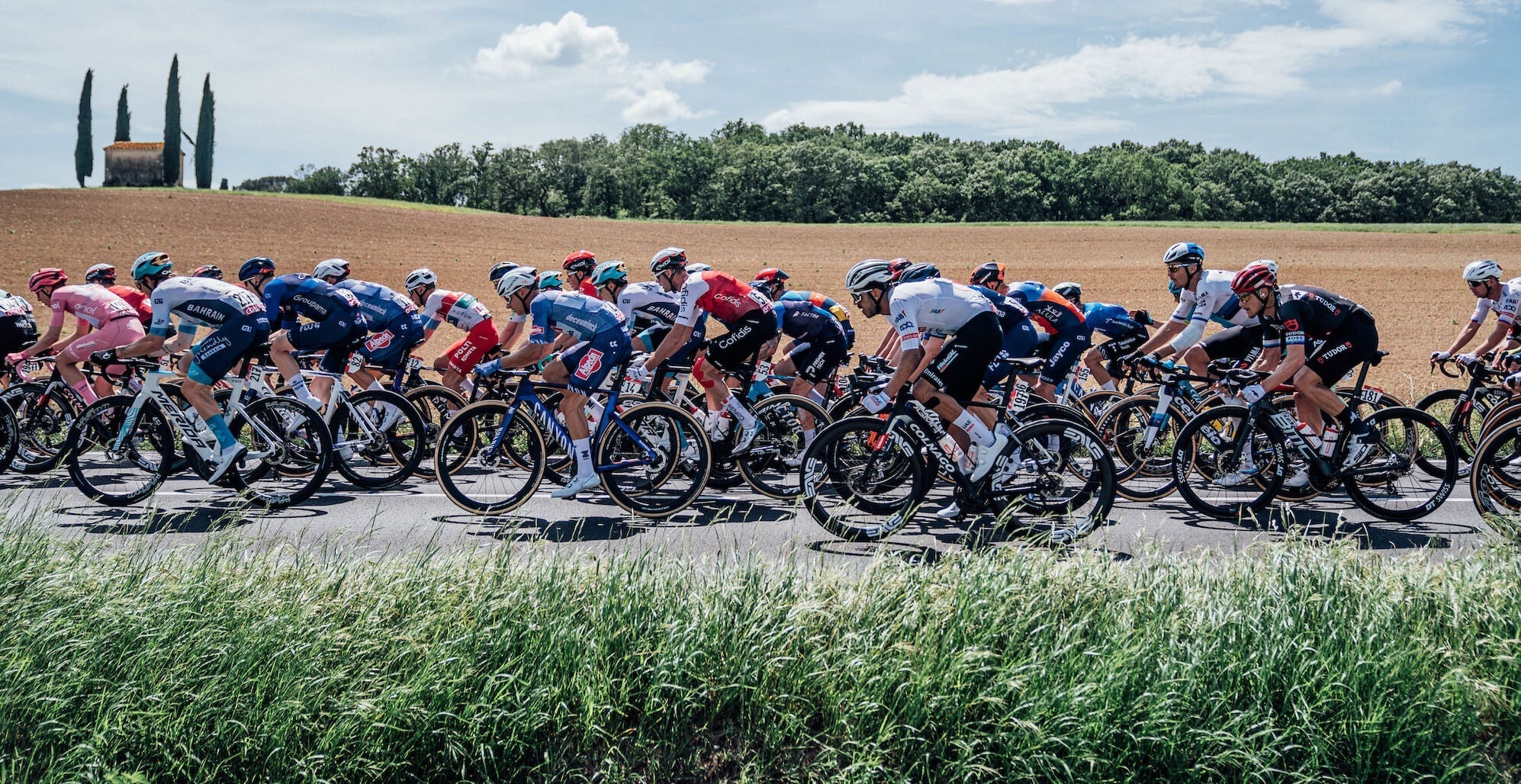 Giro d'Italia peloton in 2024