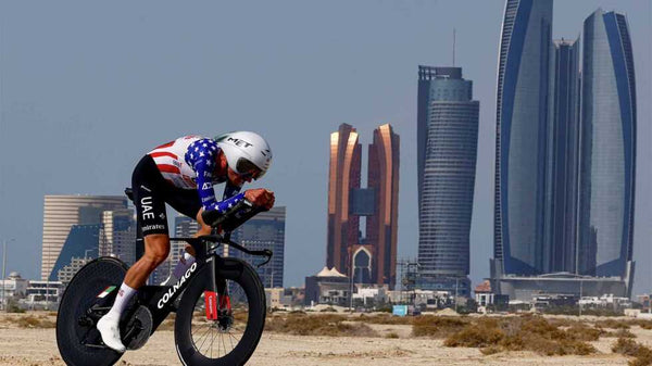 "Abbiamo elevato ulteriormente il nostro livello" - Mauro Gianetti discute del predominio dell'UAE Team Emirates nel deserto, dei successi nelle prove a cronometro e della competizione con la Visma-Lease a Bike.