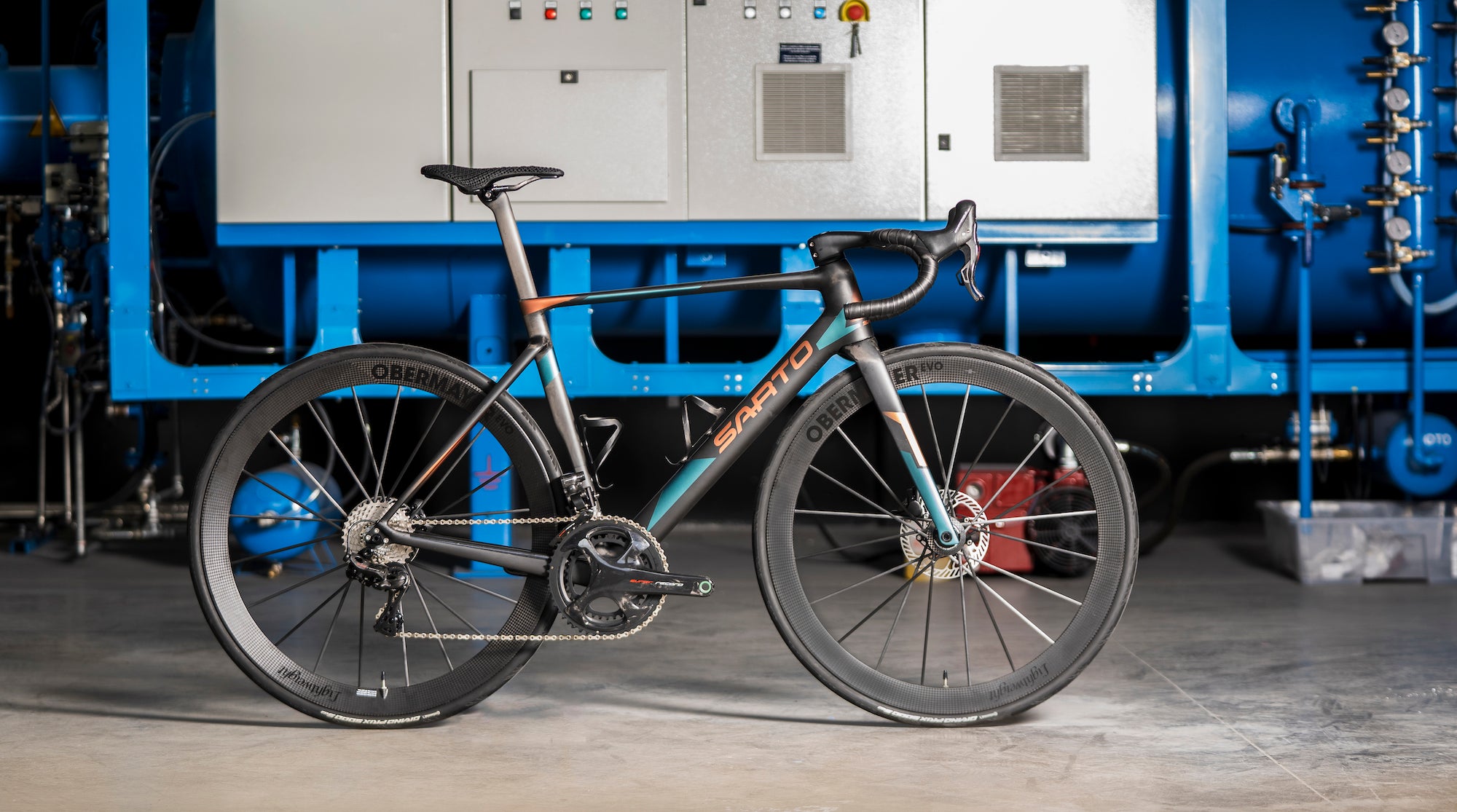 Sarto Raso: Made-to-measure all-road aero bike