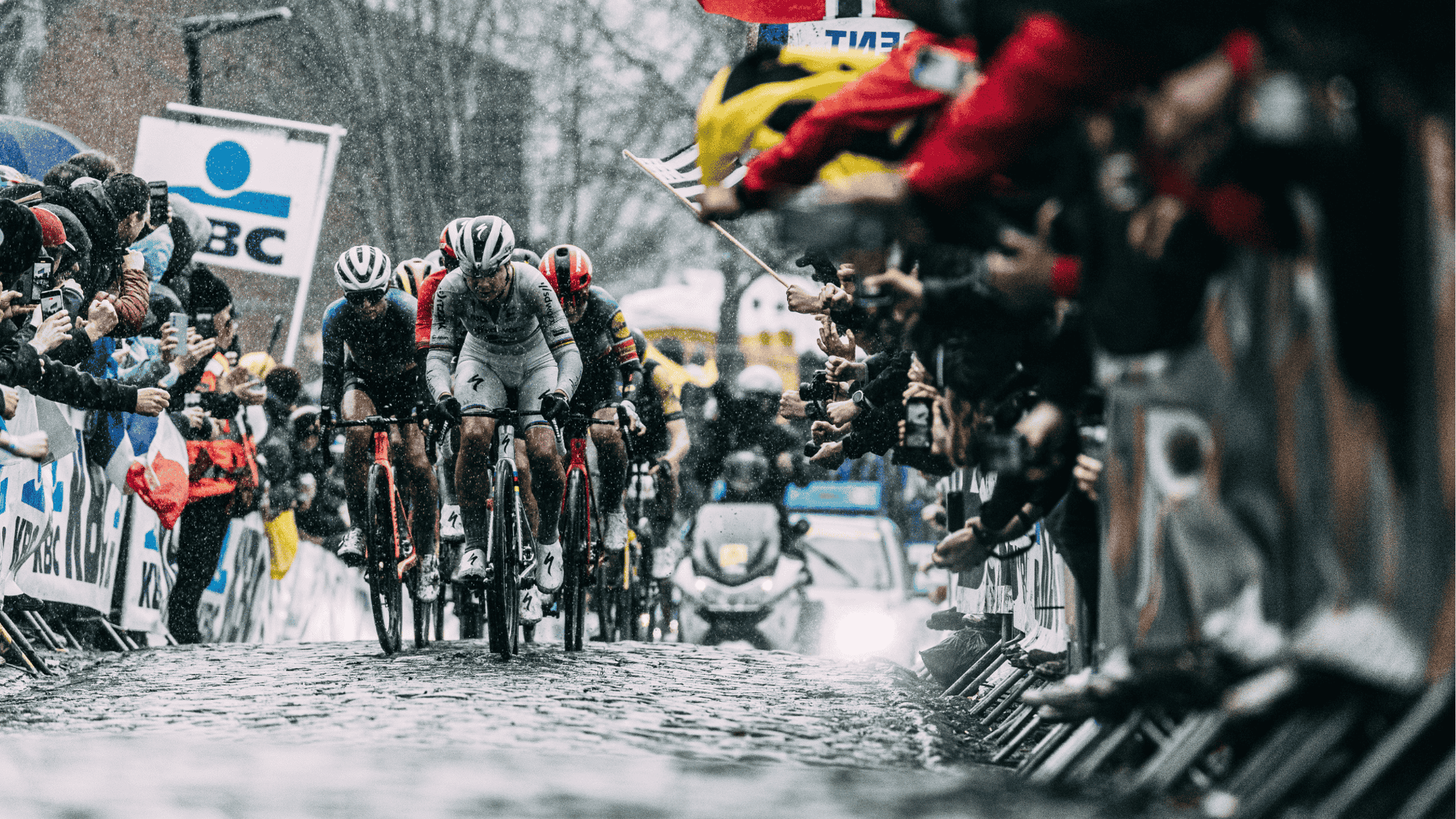 Lotte Kopecky leading a group on the Oude Kwaremont in 2024