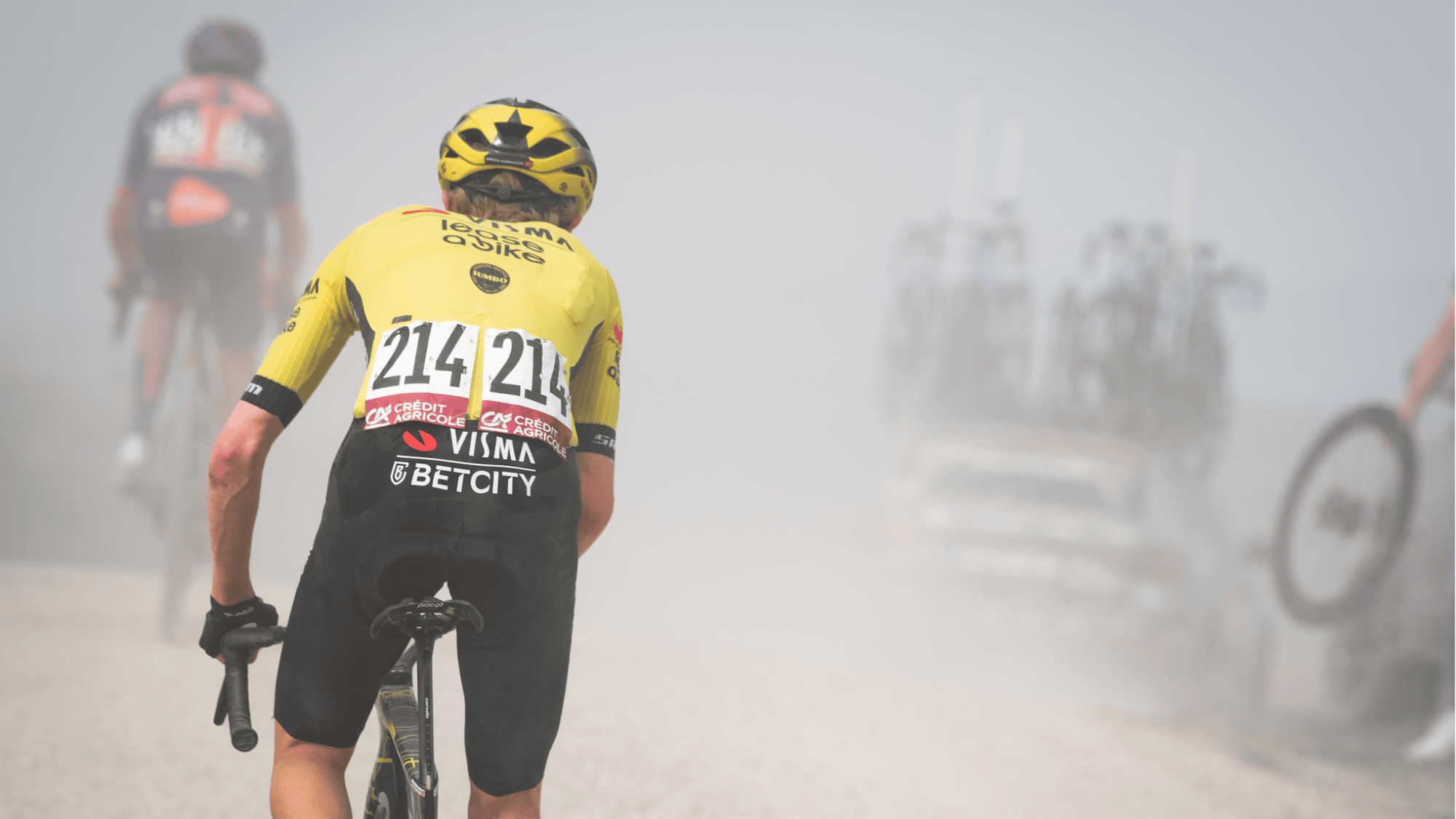 Front row seat: A wild Strade Bianche VIP chase with Sportive Breaks